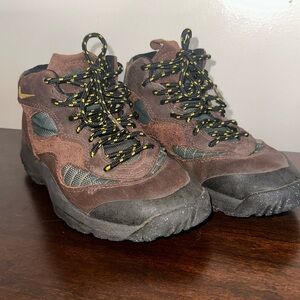 NIKE ACG Boots